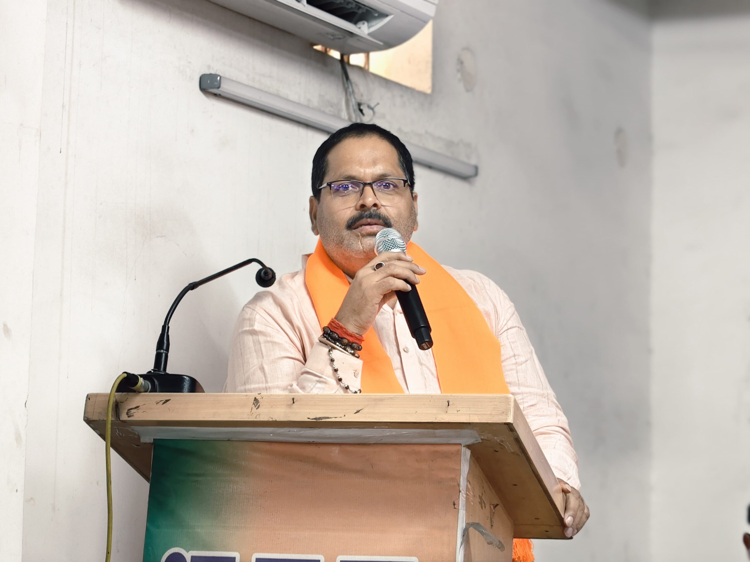 सनातन का अपमान कांग्रेस का चरित्र, हिंदू संतों को गाली देना संस्कार — अरुण धर दीवान