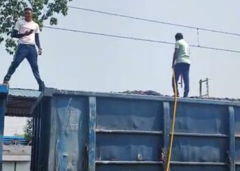 बिलासपुर में मालगाड़ी के कोयला वैगन में भीषण आग, गतौरा स्टेशन के पास रोकी गई ट्रेन